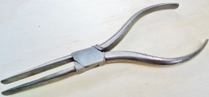 Parallel piano pliers--meaning that the jaws are parallel at the width of an average piano action part. Sold by George Buck. Similar to #566 in Zthe Goddard catalogue.