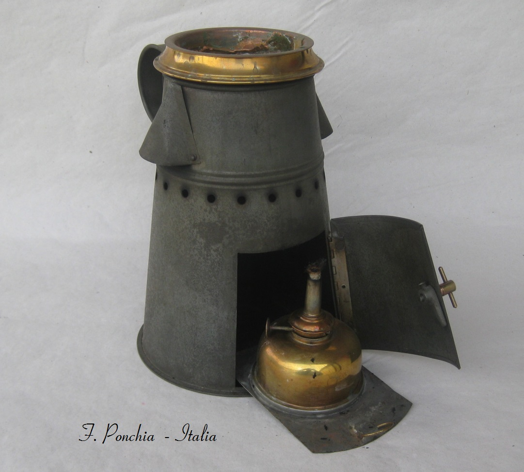 Large lamp glue pot. Photo from Federicio Ponchia